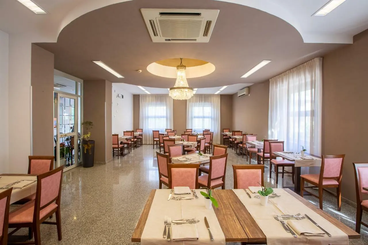 Hotel Lory Chianciano Terme 3*,  Italien